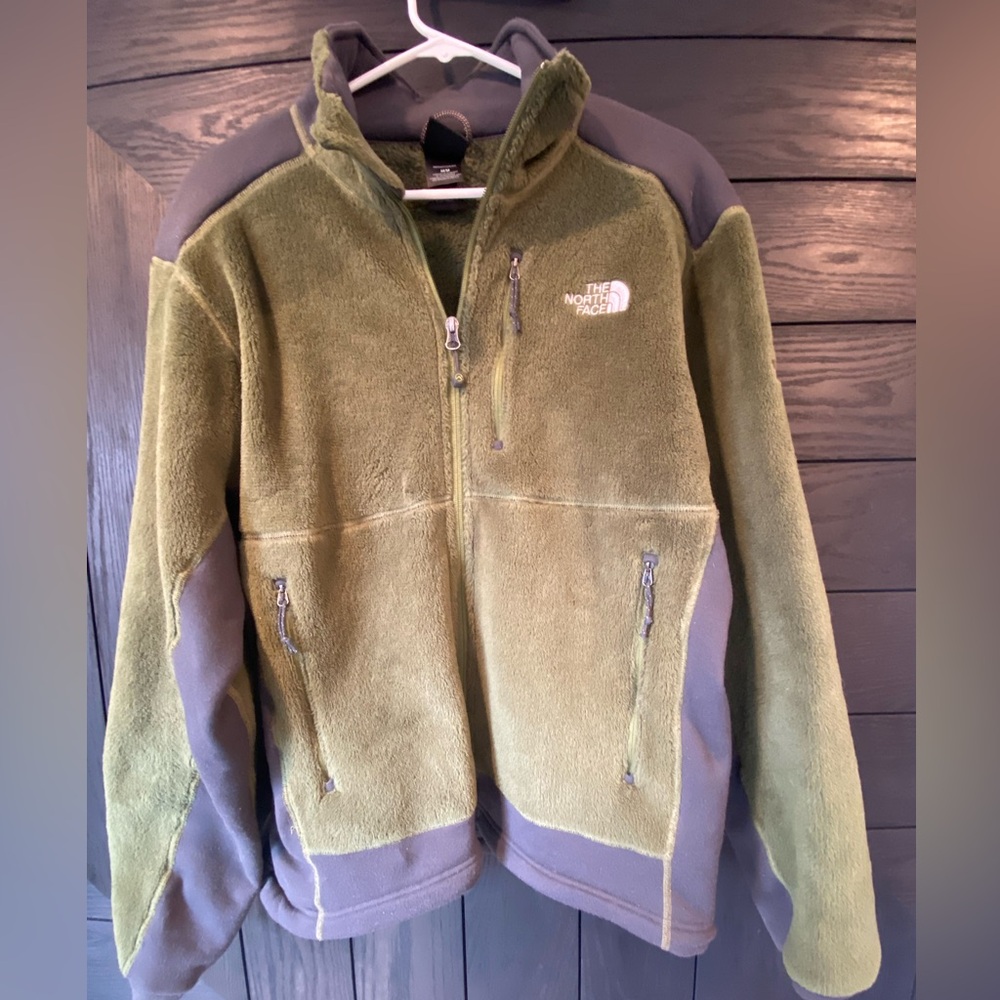 The North Face Summit Series Zip Fleece 
Size M